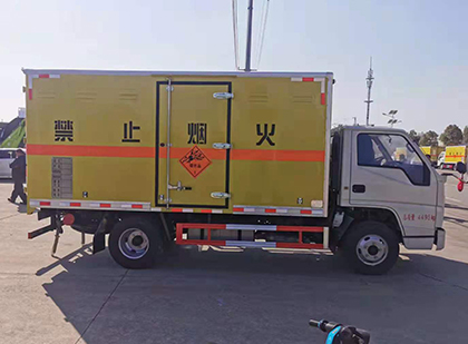 东昌爆破器材运输车技术升级与安全合规新趋势